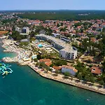 Spadici 80m From The Vila