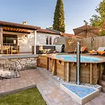 Vila Spadici 80m From The Porec