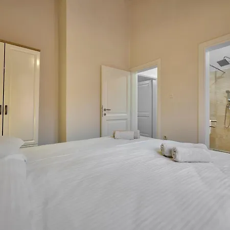 Vila Spadici 80m From The *