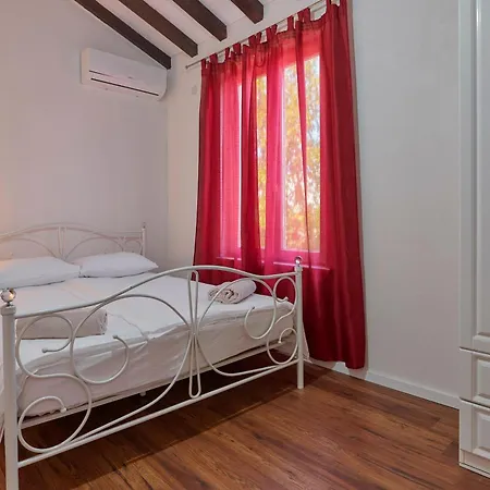 Spadici 80m From The Poreč