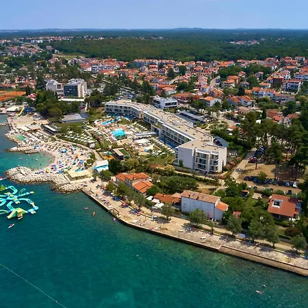 Spadici 80m From The 别墅