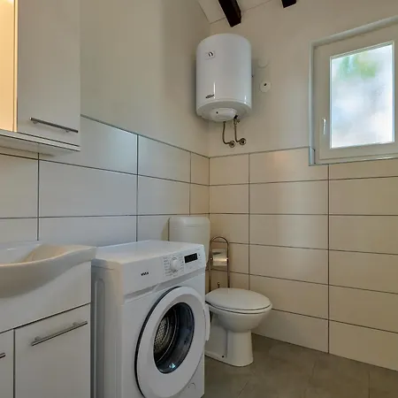 Spadici 80m From The Vila Porec