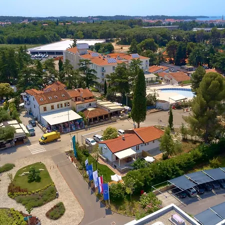 Spadici 80m From The Vila Porec