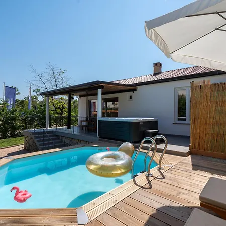 Spadici 80m From The Porec