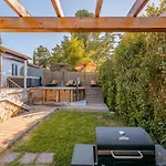 Spadici 80m From The Vila Porec
