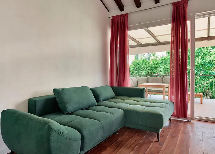 Vila Spadici 80m From The *